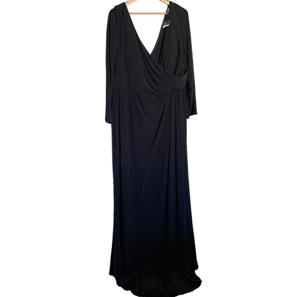 La Femme Ruched Jersey Column Gown with Leg Slit Black 24 - Picture 3 of 12